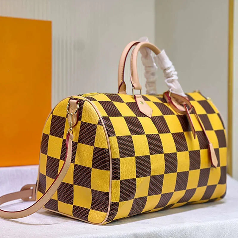 Luxury Duffel Bags Designer Bag Men Women Genuine Leather Zipper Inner Pocket Travel Bags Cutomized Brand Luggage Handbags Large Capacity Sport Bag Yellow Bag